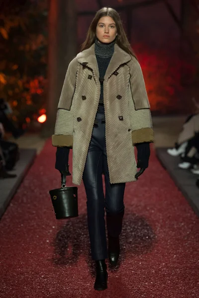 Look 41